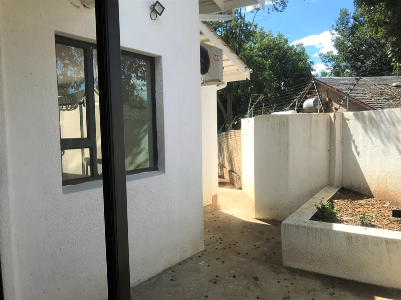 23 Iona Drive with 60,00 m2 available